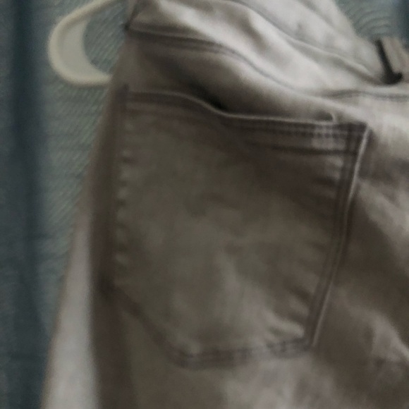 VintageGuess Light Gray jeans with fringe bottom-27” by 32” like new shape - Picture 8 of 11